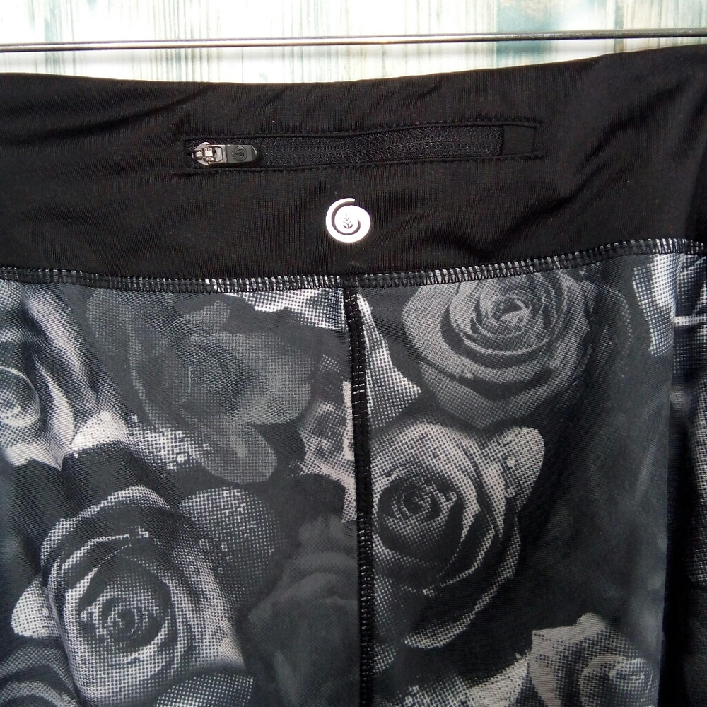 Purity rose print mesh leg yoga capris - Picture 6 of 8